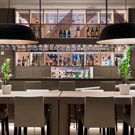 מלון Ac Hotel Porto By Marriott 4*